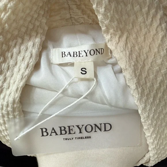 Elegant Cream Midi Dress - Picture 2 of 7